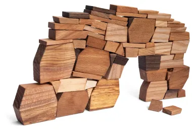 Holzbausteine Mauerspiel